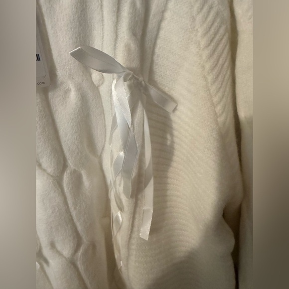 Francesca’s Holly Ribbon Front Cable Pullover Sweater - Picture 2 of 6